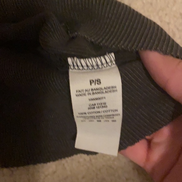 Garage crop top with a mushroom size small it’s a black ish grey - Picture 3 of 4